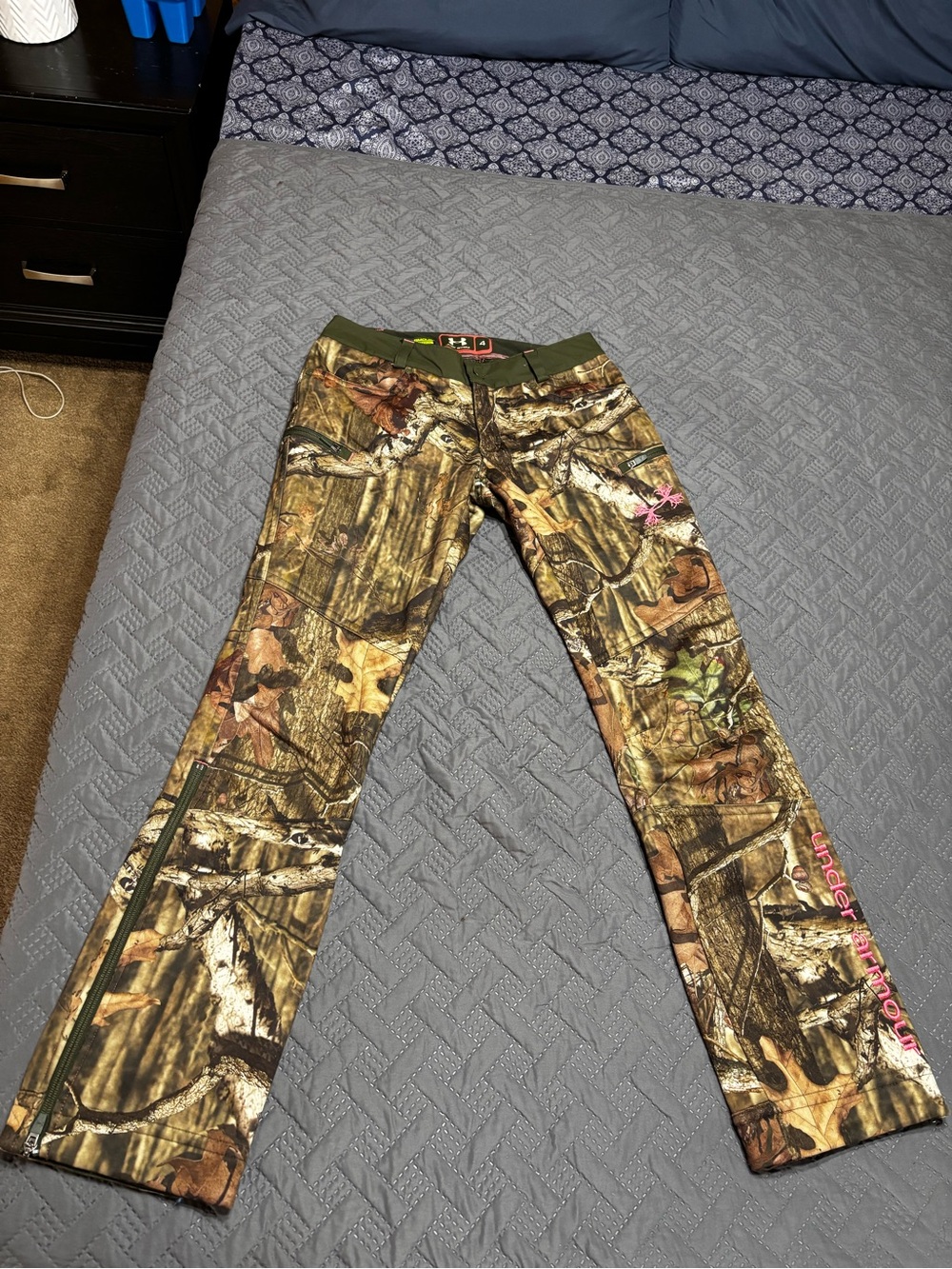Under armor  Camo Women's hunting pants